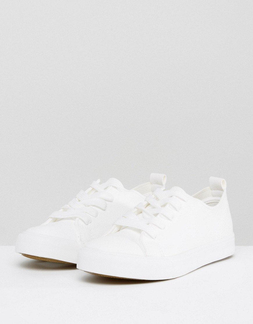 New Look lace up trainer